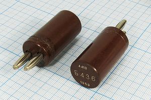 Кварцевый резонатор 6,902 МГц - 6902 П1 1Г (Б436)