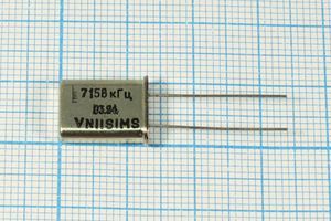 Кварцевый резонатор 7,158 МГц - 7158 HC49U S РПК01МД 1Г Кварцевый резонатор 7,158 МГц - 7158 HC49U S РПК01МД 1Г