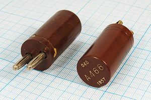 Кварцевый резонатор 7,706 МГц - 7706 П1 1Г (а466) Кварцевый резонатор 7,706 МГц - 7706 П1 1Г (а466)