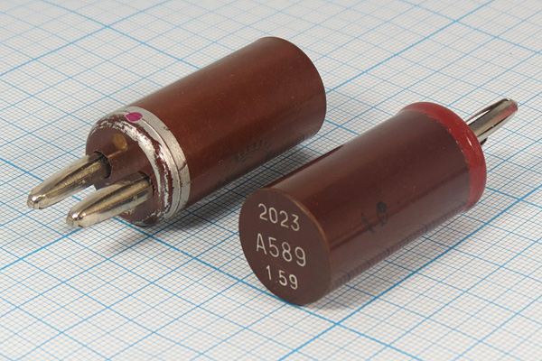 Кварцевый резонатор 8,276 МГц - 8276 П1 1Г (а589)