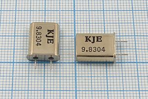 Кварцевый резонатор 9,8304 МГц - 9830,4 HC49U 20 1Г 4мм (KJE)