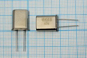 Кварцевый резонатор 10,1083 МГц - 10108,3 HC49U РПК01МД 1Г Кварцевый резонатор 10,1083 МГц - 10108,3 HC49U РПК01МД 1Г