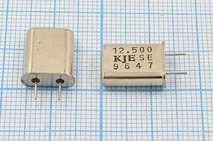 Кварцевый резонатор 12,5 МГц - 12500 HC49U S 1Г 4мм (12.500 KJE SE)