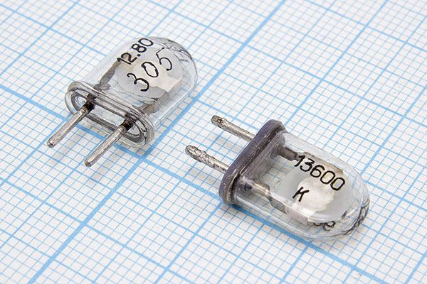 Кварцевый резонатор 13,6 МГц - 13600 КА 1Г