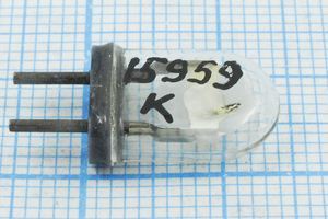 Кварцевый резонатор 15,959 МГц - 15959 КА 1Г Кварцевый резонатор 15,959 МГц - 15959 КА 1Г