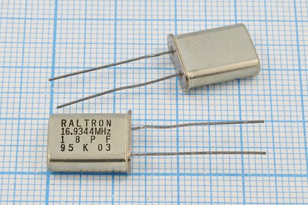 Кварцевый резонатор 16,9344 МГц - 16934,4 HC49U 18 HC49U 1Г (RALTRON)