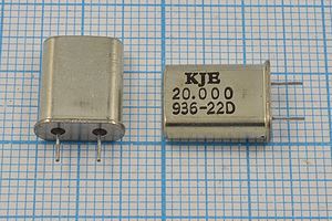 Кварцевый резонатор 20 МГц - 20000 HC49U 15 1Г 4мм (KJE) Кварцевый резонатор 20 МГц - 20000 HC49U 15 1Г 4мм (KJE)