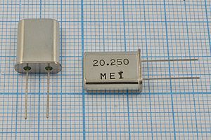 Кварцевый резонатор 20,25 МГц - 20250 HC49U 10 1Г MEI Кварцевый резонатор 20,25 МГц - 20250 HC49U 10 1Г MEI