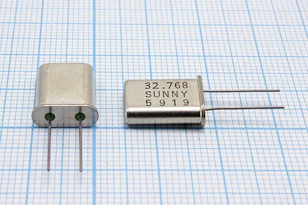 Кварцевый резонатор 32,768 МГц - 32768 HC49U 30 SA[SUNNY] 3Г (SUNNY)