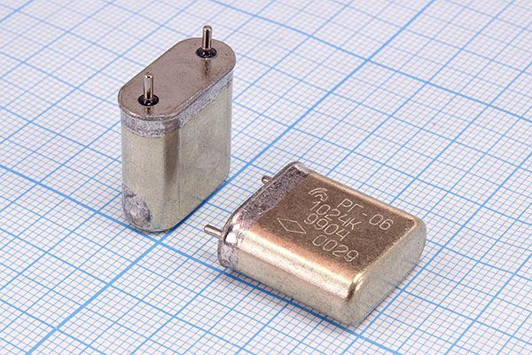 Кварцевый резонатор 1,024 МГц - 1024 HC6U S РГ06БА 1Г 4мм (РГ-06 1024К)