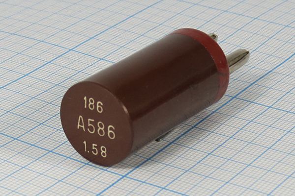 Кварцевый резонатор 8,263 МГц - 8263 П1 1Г (А586)