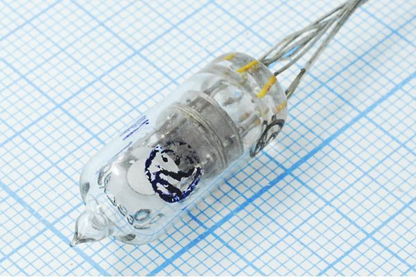 Кварцевый резонатор 5,76 МГц - 5760 ЭБ РК76ЭБ 1Г 10x27