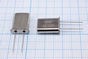 Кварцевый резонатор 42,25 МГц - 42250 HC49U 20 20 3Г (MBC 42.250) Кварцевый резонатор 42,25 МГц - 42250 HC49U 20 20 3Г (MBC 42.250)
