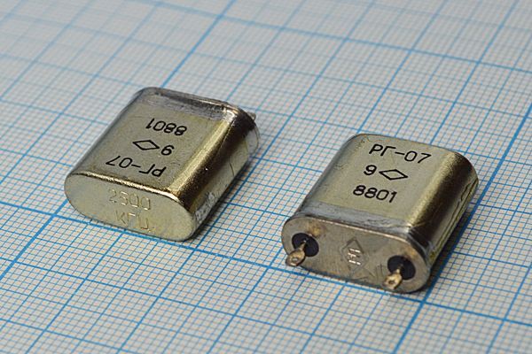 Кварцевый резонатор 2,5 МГц - 2500 БВ S 15 50/-60~85C РГ07БВ-6ДУ 1Г