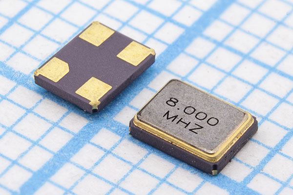 Кварцевый резонатор 8 МГц - 8000 SMD03225C4 12 10 10/-20~70C XMD 1Г CREC