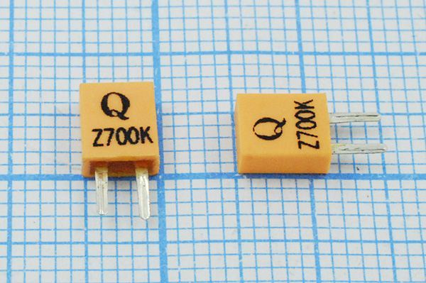 Кварцевый резонатор 0,7 МГц - 700 C05x3x06P2 ZTB700J 2P
