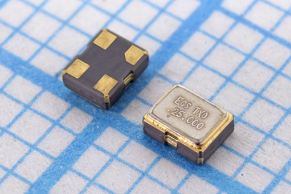 Кварцевый генератор 25 МГц - 25000 TCXO SMD02016C4 HCMOS 3,3В ECS-TXO-2016-33