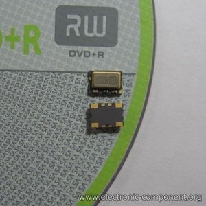 Кварцевый генератор 10000 КГц TCXO SMD07050C10 SIN 3,3В CTS575L CTS 2,5/-30~85C M575 CZ100 T- Кварцевый генератор 10000 КГц TCXO SMD07050C10 SIN 3,3В CTS575L CTS 2,5/-30~85C M575 CZ100 T-