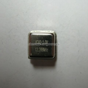 Кварцевый генератор FVO10BCH5-12.288M DIL-8 (HALF) 5B TTL/CMOS FT