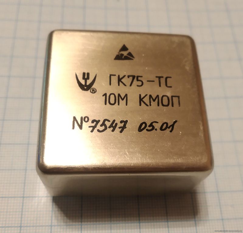 Кварцевый генератор 10000 КГц - ГК75-ТС-10М OCXO 12В КМОП