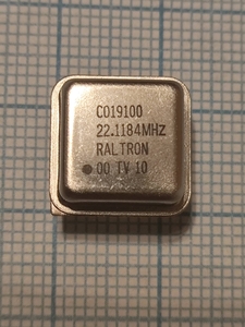 Кварцевый генератор 22.1184 МГц - 22118.4 HALF T/CM 5В CO19100 Roltron