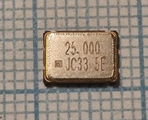 Кварцевый генератор 25000 КГц - Q25.000-JO75-C-3.3-2-T1-LF SMD 07-05 5в CMOS Tri-state