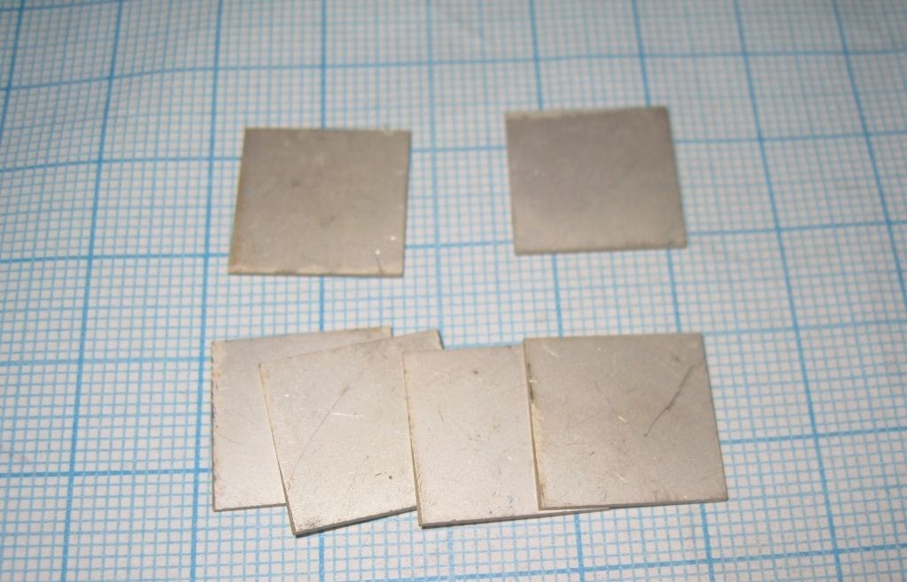 Ультразвуковой пьезоэлемент из пьезокерамики 15x15x0,7мм 9КГц Пластина